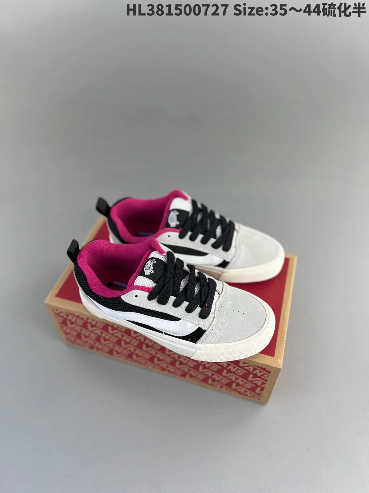 Vans Knu-Skool VR3 LX · Logo 02