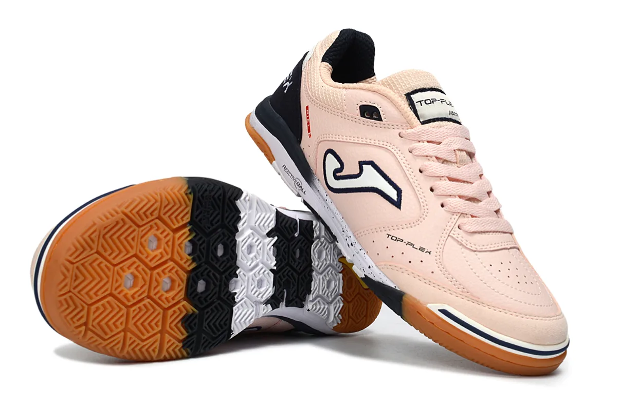 Joma Top Flex Rebound IN (em tom rosa-pálido/bege, preto e detalhes em branco com sola castanha/gum)