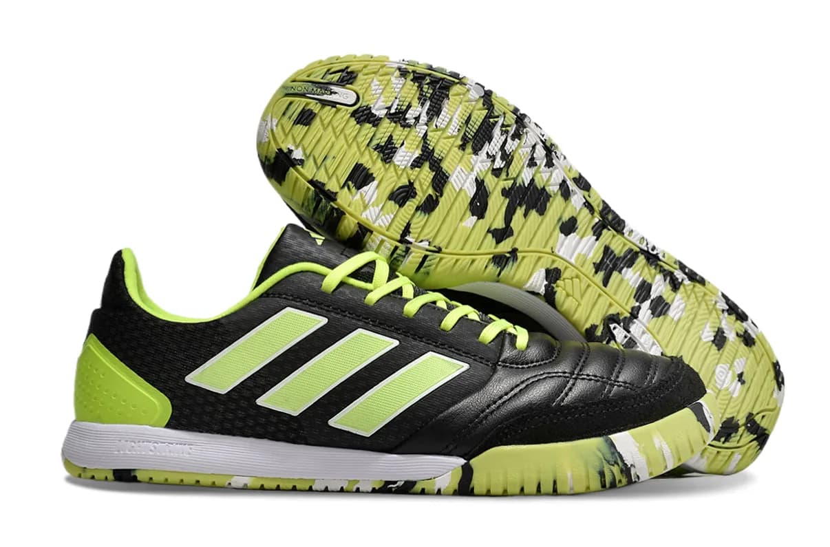 adidas Top Sala Competition (em tom preto com as três riscas e pormenores em verde-lima/amarelo-fluorescente, sola intermédia branca e sola exterior camuflada/estilizada em verde, preto e branco
